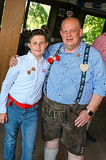 Wiesenfrueschoppen 2026- 10-04 16  Ein Hauch von Oktoberfest -  Die KG Königreich Duissern hatte auch in diesem Jahr wieder zu ihrem traditionellen „Wies´n Frühschoppen“ in die Tennis-Gaststätte des DSC Preussen eingeladen. : DVPJ, Oliver I, Kinderprinz Niklas I., Niklas I., Prinzessin, Greta I., Prinzessin Greta I., HDK, Duisburg, Karneval, Helau, Tollität, Event, Session 2026, Session 2027, Hauptausschuss, Gemeinschaft, Hauptausschuss Karneval Duisburg, Duisburg ist echt