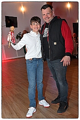 Prinzenwahl HDK 2025-04-11 63  Prinzenwahl 2025 - Am Freitag 11. April 2025 ist endlich so weit. Vorstellung bei der Präsidentenversammlung. Nach einer kurzen Verschnaufpause dann die Erlösung, wir sind gewählt als Kinderprinzencrew der Session 2025 / 2026. Danach dann das erste mal, ohne unsere Kindergarde, nur wir vier allein, auf die Bühne im Steinhof. Wir wurden gefeiert, beschenkt und machten sehr viele Fotos.  Hier auch nochmal einen herzlichen Glückwunsch an den des. Stadtprinzen Toni I. mit seiner Crew. : DVPJ, Toni I, Juls I., Prinz Karneval, Prinz, Prinz Juls I., Prinzessin Aileen I., Hofmarschälle, Page, Pagen, Paginnen, HDK, Duisburg, Karneval, Helau, Tollität, Event, Session 2025, Session 2025, HDK Duisburg, Hauptausschuss, Hauptausschuss Karneval Duisburg, Duisburg ist echt