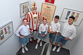 Grillparty 2025-06-2803  Grillparty - Wir waren Gäste, u.a. auch die große Crew, auf der Grillparty se. Ehemaligen Tollität Prinz Tobias I.  und seinem Lebensgefährten Luis in Bottrop. : DVPJ, Holger II, Kinderprinz Phil II., Prinzessin, Mia I., Prinzessin Mia I., HDK, Duisburg, Karneval, Helau, Tollität, Event, Session 2024, Session 2025, Hauptausschuss, Gemeinschaft, Hauptausschuss Karneval Duisburg, Duisburg ist echt