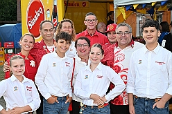 04 Sommerf KG Baerl 2025-08-30 11  Tour-Tag 30. August - Gleich vier Sommerfeste standen auf dem Programm. Begonnen haben wir im Süden Duisburgs, natürlich bei der KG Sonniger-Süden. Dort starteten wir auch endlich mit dem Verkauf unserer Pins. Das nächste Ziel lag in Meiderich, das „Garde-Grillen“ der Duisburger Prinzengarde. Ein kurzer Besuch beim Kinderfest der KG Rote Funken lag auf dem Weg in den Westen Duisburgs zur 1. KG Baerl. : DVPJ, Holger II, Kinderprinz Phil II., Prinzessin, Mia I., Prinzessin Mia I., HDK, Duisburg, Karneval, Helau, Tollität, Event, Session 2024, Session 2025, Hauptausschuss, Gemeinschaft, Hauptausschuss Karneval Duisburg, Duisburg ist echt