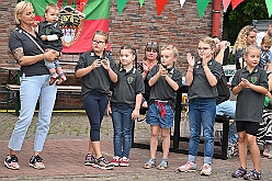 03 SommerfBuergergarde 2025-09-20 08  40 Jähriges, ein Baum und Sommerfest - Am 20. September feierte die Hamborner Stadtwache, das Offizierscorps der KG Rot-Weiß Hambrn-Marxloh 1958 e.V.,  ihr 40-jähriges Bestehen. Danach erfüllten wir unsere Nominierung in der Facebook Challenge  zum Pflanzen eines „Karnevals-Baums“ durch PrinznToni I.(des.). Zum Abschluss besuchten wir noch das Sommerfest der Bürgergarde der Stadt Duisburg an der Sechs-Seen-Platte. : DVPJ, Holger II, Kinderprinz Phil II., Prinzessin, Mia I., Prinzessin Mia I., HDK, Duisburg, Karneval, Helau, Tollität, Event, Session 2024, Session 2025, Hauptausschuss, Gemeinschaft, Hauptausschuss Karneval Duisburg, Duisburg ist echt