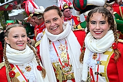 01 Auftakt HDK 2025-11-15 57  Auftakt HDK, Proklamation, Auftaktsitzung - Samstag, 15. November, zogen wir mit den Duisburger Karnevalsgesellschaften vom Forum über die Königsstraße zum Burgplatz. Hier war dann die Auftaktveranstaltung des HDK. Um die Mittagszeit sind es über den Rhein nach Kamp-Lintfort gefahren,  dort war in der Stadthalle die Proklamation von der Jugendprinzessin Sophie I. Am frühen Abend dann in die Aula, unsere Aula, vom Reinhard-und-Max-Mannesmann-Gymnasium, zur Auftaktsitzung unseres „Heimathafens“. Mit „stürmischer“ Begeisterung wurden wir dort empfangen. : DVPJ, Holger II, Kinderprinz Phil II., Prinzessin, Mia I., Prinzessin Mia I., HDK, Duisburg, Karneval, Helau, Tollität, Event, Session 2024, Session 2025, Hauptausschuss, Gemeinschaft, Hauptausschuss Karneval Duisburg, Duisburg ist echt