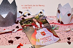 02 Proklamation  KaLi  2025-11-15 01  Auftakt HDK, Proklamation, Auftaktsitzung - Samstag, 15. November, zogen wir mit den Duisburger Karnevalsgesellschaften vom Forum über die Königsstraße zum Burgplatz. Hier war dann die Auftaktveranstaltung des HDK. Um die Mittagszeit sind es über den Rhein nach Kamp-Lintfort gefahren,  dort war in der Stadthalle die Proklamation von der Jugendprinzessin Sophie I. Am frühen Abend dann in die Aula, unsere Aula, vom Reinhard-und-Max-Mannesmann-Gymnasium, zur Auftaktsitzung unseres „Heimathafens“. Mit „stürmischer“ Begeisterung wurden wir dort empfangen. : DVPJ, Holger II, Kinderprinz Phil II., Prinzessin, Mia I., Prinzessin Mia I., HDK, Duisburg, Karneval, Helau, Tollität, Event, Session 2024, Session 2025, Hauptausschuss, Gemeinschaft, Hauptausschuss Karneval Duisburg, Duisburg ist echt