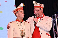 Kuerung Steinhof 2026-01-04 036  Unsere Kürung - Premiere - Im so genannten „Gürzenich“ von Duisburg, dem Steinhof in Huckingen fand am Sonntag, 4. Januar 2026, zum ersten Mal die Kürung einer Kinderprinzencrew statt. Wir sind nun als Prinz Juls I., Prinzessin Aileen I. mit Hofmarschall Sami und Pagin Paula der Stadt Duisburg 2026 inthronisiert. : DVPJ, Holger II, Kinderprinz Phil II., Prinzessin, Mia I., Prinzessin Mia I., HDK, Duisburg, Karneval, Helau, Tollität, Event, Session 2024, Session 2025, Hauptausschuss, Gemeinschaft, Hauptausschuss Karneval Duisburg, Duisburg ist echt