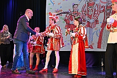 Kuerung Steinhof 2026-01-04 063  Unsere Kürung - Premiere - Im so genannten „Gürzenich“ von Duisburg, dem Steinhof in Huckingen fand am Sonntag, 4. Januar 2026, zum ersten Mal die Kürung einer Kinderprinzencrew statt. Wir sind nun als Prinz Juls I., Prinzessin Aileen I. mit Hofmarschall Sami und Pagin Paula der Stadt Duisburg 2026 inthronisiert. : DVPJ, Holger II, Kinderprinz Phil II., Prinzessin, Mia I., Prinzessin Mia I., HDK, Duisburg, Karneval, Helau, Tollität, Event, Session 2024, Session 2025, Hauptausschuss, Gemeinschaft, Hauptausschuss Karneval Duisburg, Duisburg ist echt