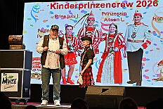 Kuerung Steinhof 2026-01-04 068  Unsere Kürung - Premiere - Im so genannten „Gürzenich“ von Duisburg, dem Steinhof in Huckingen fand am Sonntag, 4. Januar 2026, zum ersten Mal die Kürung einer Kinderprinzencrew statt. Wir sind nun als Prinz Juls I., Prinzessin Aileen I. mit Hofmarschall Sami und Pagin Paula der Stadt Duisburg 2026 inthronisiert. : DVPJ, Holger II, Kinderprinz Phil II., Prinzessin, Mia I., Prinzessin Mia I., HDK, Duisburg, Karneval, Helau, Tollität, Event, Session 2024, Session 2025, Hauptausschuss, Gemeinschaft, Hauptausschuss Karneval Duisburg, Duisburg ist echt