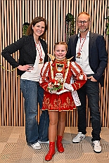 Kuerung Steinhof 2026-01-04 113  Unsere Kürung - Premiere - Im so genannten „Gürzenich“ von Duisburg, dem Steinhof in Huckingen fand am Sonntag, 4. Januar 2026, zum ersten Mal die Kürung einer Kinderprinzencrew statt. Wir sind nun als Prinz Juls I., Prinzessin Aileen I. mit Hofmarschall Sami und Pagin Paula der Stadt Duisburg 2026 inthronisiert. : DVPJ, Holger II, Kinderprinz Phil II., Prinzessin, Mia I., Prinzessin Mia I., HDK, Duisburg, Karneval, Helau, Tollität, Event, Session 2024, Session 2025, Hauptausschuss, Gemeinschaft, Hauptausschuss Karneval Duisburg, Duisburg ist echt