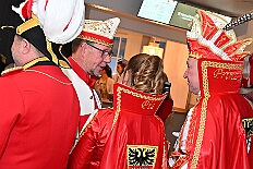 Empfang Toni I 2026-01-11 02  Empfang se. Tollität Prinz Toni I. - IEmpfang se. Tollität Prinz Toni I.
Im Steinhof in Huckingen bat traditionsgemäß einen Tag nach seiner Ernennung zum Prinz Karneval der Stadt Duisburg, Toni I. zum Empfang. Nicht nur Family and Friends und der HDK-Förderkreis kamen zum Gratulieren, sondern  Bastian I. und Steffen I. des KGK aus Moers. Ein buntes Rahmenprogramm, u. a. gestaltet von Duisburger Garde- und Showtänzen, rundeten den Abend ab. : DVPJ, no.6207 Press D, Toni I, Kinderprinz Juls I., Juls I., Prinzessin, Aileen I., Prinzessin Aileen I., HDK, Duisburg, Karneval, Helau, Tollität, Event, Session 2025, Session 2026, Hauptausschuss, Gemeinschaft, Hauptausschuss Karneval Duisburg, Duisburg ist echt