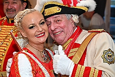 Empfang Toni I 2026-01-11 05  Empfang se. Tollität Prinz Toni I. - IEmpfang se. Tollität Prinz Toni I.
Im Steinhof in Huckingen bat traditionsgemäß einen Tag nach seiner Ernennung zum Prinz Karneval der Stadt Duisburg, Toni I. zum Empfang. Nicht nur Family and Friends und der HDK-Förderkreis kamen zum Gratulieren, sondern  Bastian I. und Steffen I. des KGK aus Moers. Ein buntes Rahmenprogramm, u. a. gestaltet von Duisburger Garde- und Showtänzen, rundeten den Abend ab. : DVPJ, no.6207 Press D, Toni I, Kinderprinz Juls I., Juls I., Prinzessin, Aileen I., Prinzessin Aileen I., HDK, Duisburg, Karneval, Helau, Tollität, Event, Session 2025, Session 2026, Hauptausschuss, Gemeinschaft, Hauptausschuss Karneval Duisburg, Duisburg ist echt