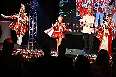 Empfang Toni I 2026-01-11 25  Empfang se. Tollität Prinz Toni I. - IEmpfang se. Tollität Prinz Toni I.
Im Steinhof in Huckingen bat traditionsgemäß einen Tag nach seiner Ernennung zum Prinz Karneval der Stadt Duisburg, Toni I. zum Empfang. Nicht nur Family and Friends und der HDK-Förderkreis kamen zum Gratulieren, sondern  Bastian I. und Steffen I. des KGK aus Moers. Ein buntes Rahmenprogramm, u. a. gestaltet von Duisburger Garde- und Showtänzen, rundeten den Abend ab. : DVPJ, no.6207 Press D, Toni I, Kinderprinz Juls I., Juls I., Prinzessin, Aileen I., Prinzessin Aileen I., HDK, Duisburg, Karneval, Helau, Tollität, Event, Session 2025, Session 2026, Hauptausschuss, Gemeinschaft, Hauptausschuss Karneval Duisburg, Duisburg ist echt