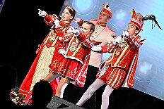 Empfang Toni I 2026-01-11 28  Empfang se. Tollität Prinz Toni I. - IEmpfang se. Tollität Prinz Toni I.
Im Steinhof in Huckingen bat traditionsgemäß einen Tag nach seiner Ernennung zum Prinz Karneval der Stadt Duisburg, Toni I. zum Empfang. Nicht nur Family and Friends und der HDK-Förderkreis kamen zum Gratulieren, sondern  Bastian I. und Steffen I. des KGK aus Moers. Ein buntes Rahmenprogramm, u. a. gestaltet von Duisburger Garde- und Showtänzen, rundeten den Abend ab. : DVPJ, no.6207 Press D, Toni I, Kinderprinz Juls I., Juls I., Prinzessin, Aileen I., Prinzessin Aileen I., HDK, Duisburg, Karneval, Helau, Tollität, Event, Session 2025, Session 2026, Hauptausschuss, Gemeinschaft, Hauptausschuss Karneval Duisburg, Duisburg ist echt