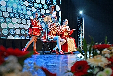 Empfang Toni I 2026-01-11 30  Empfang se. Tollität Prinz Toni I. - IEmpfang se. Tollität Prinz Toni I.
Im Steinhof in Huckingen bat traditionsgemäß einen Tag nach seiner Ernennung zum Prinz Karneval der Stadt Duisburg, Toni I. zum Empfang. Nicht nur Family and Friends und der HDK-Förderkreis kamen zum Gratulieren, sondern  Bastian I. und Steffen I. des KGK aus Moers. Ein buntes Rahmenprogramm, u. a. gestaltet von Duisburger Garde- und Showtänzen, rundeten den Abend ab. : DVPJ, no.6207 Press D, Toni I, Kinderprinz Juls I., Juls I., Prinzessin, Aileen I., Prinzessin Aileen I., HDK, Duisburg, Karneval, Helau, Tollität, Event, Session 2025, Session 2026, Hauptausschuss, Gemeinschaft, Hauptausschuss Karneval Duisburg, Duisburg ist echt