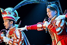 Empfang Toni I 2026-01-11 32  Empfang se. Tollität Prinz Toni I. - IEmpfang se. Tollität Prinz Toni I.
Im Steinhof in Huckingen bat traditionsgemäß einen Tag nach seiner Ernennung zum Prinz Karneval der Stadt Duisburg, Toni I. zum Empfang. Nicht nur Family and Friends und der HDK-Förderkreis kamen zum Gratulieren, sondern  Bastian I. und Steffen I. des KGK aus Moers. Ein buntes Rahmenprogramm, u. a. gestaltet von Duisburger Garde- und Showtänzen, rundeten den Abend ab. : DVPJ, no.6207 Press D, Toni I, Kinderprinz Juls I., Juls I., Prinzessin, Aileen I., Prinzessin Aileen I., HDK, Duisburg, Karneval, Helau, Tollität, Event, Session 2025, Session 2026, Hauptausschuss, Gemeinschaft, Hauptausschuss Karneval Duisburg, Duisburg ist echt