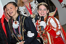 Empfang Toni I 2026-01-11 39  Empfang se. Tollität Prinz Toni I. - IEmpfang se. Tollität Prinz Toni I.
Im Steinhof in Huckingen bat traditionsgemäß einen Tag nach seiner Ernennung zum Prinz Karneval der Stadt Duisburg, Toni I. zum Empfang. Nicht nur Family and Friends und der HDK-Förderkreis kamen zum Gratulieren, sondern  Bastian I. und Steffen I. des KGK aus Moers. Ein buntes Rahmenprogramm, u. a. gestaltet von Duisburger Garde- und Showtänzen, rundeten den Abend ab. : DVPJ, no.6207 Press D, Toni I, Kinderprinz Juls I., Juls I., Prinzessin, Aileen I., Prinzessin Aileen I., HDK, Duisburg, Karneval, Helau, Tollität, Event, Session 2025, Session 2026, Hauptausschuss, Gemeinschaft, Hauptausschuss Karneval Duisburg, Duisburg ist echt