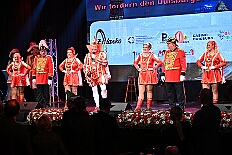 Empfang Toni I 2026-01-11 47  Empfang se. Tollität Prinz Toni I. - IEmpfang se. Tollität Prinz Toni I.
Im Steinhof in Huckingen bat traditionsgemäß einen Tag nach seiner Ernennung zum Prinz Karneval der Stadt Duisburg, Toni I. zum Empfang. Nicht nur Family and Friends und der HDK-Förderkreis kamen zum Gratulieren, sondern  Bastian I. und Steffen I. des KGK aus Moers. Ein buntes Rahmenprogramm, u. a. gestaltet von Duisburger Garde- und Showtänzen, rundeten den Abend ab. : DVPJ, no.6207 Press D, Toni I, Kinderprinz Juls I., Juls I., Prinzessin, Aileen I., Prinzessin Aileen I., HDK, Duisburg, Karneval, Helau, Tollität, Event, Session 2025, Session 2026, Hauptausschuss, Gemeinschaft, Hauptausschuss Karneval Duisburg, Duisburg ist echt