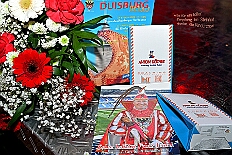 Empfang Toni I 2026-01-11 65  Empfang se. Tollität Prinz Toni I. - IEmpfang se. Tollität Prinz Toni I.
Im Steinhof in Huckingen bat traditionsgemäß einen Tag nach seiner Ernennung zum Prinz Karneval der Stadt Duisburg, Toni I. zum Empfang. Nicht nur Family and Friends und der HDK-Förderkreis kamen zum Gratulieren, sondern  Bastian I. und Steffen I. des KGK aus Moers. Ein buntes Rahmenprogramm, u. a. gestaltet von Duisburger Garde- und Showtänzen, rundeten den Abend ab. : DVPJ, no.6207 Press D, Toni I, Kinderprinz Juls I., Juls I., Prinzessin, Aileen I., Prinzessin Aileen I., HDK, Duisburg, Karneval, Helau, Tollität, Event, Session 2025, Session 2026, Hauptausschuss, Gemeinschaft, Hauptausschuss Karneval Duisburg, Duisburg ist echt