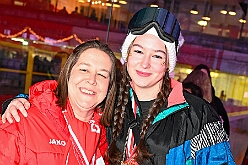 01 KarnevalOnIce 2026-02-06 29  alleato Arena und Ordensessen - Am späten Freitagnachmittag hieß es zum 4. Mal „Karneval on Ice“ . Nach der Premiere 2023 ist diese Veranstaltung weiterhin beliebt.  Das (Spaß)Eishockeyspiel der Teams Karneval vs. Stadt Duisburg endete 10:10. Nach diesem Besuch waren noch bei der Ehrengarde, diese hat den „Großen Orden“ an Joachim Loosen verliehen. : DVPJ, Toni I, Kinderprinz Juls I., Juls I., Prinzessin, Aileen I., Prinzessin Aileen I., HDK, Duisburg, Karneval, Helau, Tollität, Event, Session 2025, Session 2026, Hauptausschuss, Gemeinschaft, Hauptausschuss Karneval Duisburg, Duisburg ist echt