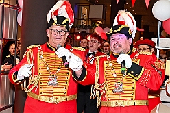 Prinzenem Intercity 2026- 02-10 45  Mal nicht wie immer - Eigentlich ist es Tradition der Roten Funken zu ihrem Prinzenempfang am Mittwoch vor Altweiber zu bitten. Dieses Jahr wurden im IntercityHotel die Tollitätten unvermeidbar einen Tag vorher : DVPJ, Toni I, Kinderprinz Juls I., Juls I., Prinzessin, Aileen I., Prinzessin Aileen I., HDK, Duisburg, Karneval, Helau, Tollität, Event, Session 2025, Session 2026, Hauptausschuss, Gemeinschaft, Hauptausschuss Karneval Duisburg, Duisburg ist echt