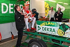 03 DEKRA PrWiegen 2026- 02-11 11  Mittwochs Tour, 11. Februar - Um 10 Uhr ging es an diesem Tag auf Karnevalsfeier der GGS Tonstraße für uns los. Danach waren dann 2 Termine mit Prinz Toni zusammen, einmal der Rathausempfang in Rheinhausen und das Wiegen bei der DEKRA. Am Nachmittag standen 3 Seniorenkarnevaslfeiern an, bei Casa Mia in Röttgersbach und den Hewag-Zentren Hufstraße und Brauerstraße. Nach dem Kurzbesuch bei den Lebensräumen Duisburg ging es in den Steinhof zum Abend für den Bürger des Jahres. : DVPJ, Toni I, Kinderprinz Juls I., Juls I., Prinzessin, Aileen I., Prinzessin Aileen I., HDK, Duisburg, Karneval, Helau, Tollität, Event, Session 2025, Session 2026, Hauptausschuss, Gemeinschaft, Hauptausschuss Karneval Duisburg, Duisburg ist echt