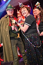 02 HDK Festzelt 2026- 02-12 04  Weiberfastnachts Tour, 11. Februar - Schon um 9 Uhr begann dieser ereignisreicher Tag für uns mit der Karnevalsfeier in der GGS Habichtstraße. Im HDK Festzelt wurden wir danach fanatisch gefeiert. Weiter ging es dann zu Hargreaves und ins LANUV zur der Firmenfeiern. Zwischendurch seine Seniorenfeier der AWO Karl-Jarres-Straße. Im Ratskeller feiern die Nordvereine Altweiber. In Folge fahren wir nach Laar, einmal zum Familienkarneval der KG Rot-Gold und die KFD feier im St. Ewald. Der vorletzte Auftritt dann die Altweibersitzung bei der Ehrengarde bevor es zum erneuten Heimspiel  zur Altweiber-Party in den Heimathafen geht. : DVPJ, Toni I, Kinderprinz Juls I., Juls I., Prinzessin, Aileen I., Prinzessin Aileen I., HDK, Duisburg, Karneval, Helau, Tollität, Event, Session 2025, Session 2026, Hauptausschuss, Gemeinschaft, Hauptausschuss Karneval Duisburg, Duisburg ist echt