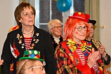 08 KFD StEwaldi Laar 2026- 02-12 05  Weiberfastnachts Tour, 11. Februar - Schon um 9 Uhr begann dieser ereignisreicher Tag für uns mit der Karnevalsfeier in der GGS Habichtstraße. Im HDK Festzelt wurden wir danach fanatisch gefeiert. Weiter ging es dann zu Hargreaves und ins LANUV zur der Firmenfeiern. Zwischendurch seine Seniorenfeier der AWO Karl-Jarres-Straße. Im Ratskeller feiern die Nordvereine Altweiber. In Folge fahren wir nach Laar, einmal zum Familienkarneval der KG Rot-Gold und die KFD feier im St. Ewald. Der vorletzte Auftritt dann die Altweibersitzung bei der Ehrengarde bevor es zum erneuten Heimspiel  zur Altweiber-Party in den Heimathafen geht. : DVPJ, Toni I, Kinderprinz Juls I., Juls I., Prinzessin, Aileen I., Prinzessin Aileen I., HDK, Duisburg, Karneval, Helau, Tollität, Event, Session 2025, Session 2026, Hauptausschuss, Gemeinschaft, Hauptausschuss Karneval Duisburg, Duisburg ist echt