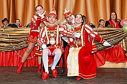 01 Kinderka KG Suedstern 2026-02-13 14  Kinderkarneval und Kostümfest   Der Karnevalsfreitag und seine Traditionen. Zuerst waren im Sermer Festzelt auf dem Kasselle-Pitter-Platz zum dortigen Kinderkarneval. Am frühen Abend hatte dann noch der SZ der Prinzengarde in der Gaststätte „Zum Treffpunkt“ zum Kostümfest eingeladen. : DVPJ, Toni I, Kinderprinz Juls I., Juls I., Prinzessin, Aileen I., Prinzessin Aileen I., HDK, Duisburg, Karneval, Helau, Tollität, Event, Session 2025, Session 2026, Hauptausschuss, Gemeinschaft, Hauptausschuss Karneval Duisburg, Duisburg ist echt