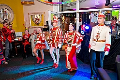 02 Kostuemfest SZ  Prinzgrd 2026-02-13 03  Kinderkarneval und Kostümfest   Der Karnevalsfreitag und seine Traditionen. Zuerst waren im Sermer Festzelt auf dem Kasselle-Pitter-Platz zum dortigen Kinderkarneval. Am frühen Abend hatte dann noch der SZ der Prinzengarde in der Gaststätte „Zum Treffpunkt“ zum Kostümfest eingeladen. : DVPJ, Toni I, Kinderprinz Juls I., Juls I., Prinzessin, Aileen I., Prinzessin Aileen I., HDK, Duisburg, Karneval, Helau, Tollität, Event, Session 2025, Session 2026, Hauptausschuss, Gemeinschaft, Hauptausschuss Karneval Duisburg, Duisburg ist echt