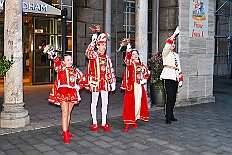 01 Das Wecken 2026- 02-14 14  Unser Tag - ein schöner Tag - Es war 8 Uhr in der Früh als wir am Samstagmorgen, 14. Februar, als wir mit Musik am WYNDHAM Hotel Duisburger Hof geweckt wurden. Danach ging es dann nach Hamborn wo „unser“ Kinderkarnevalszug pünktlich um 11:11 Uhr startete. Zu Mittagszeit gab es dann anschließend eine Empfang für uns und die Teneriffa Delegation. : DVPJ, Toni I, Kinderprinz Juls I., Juls I., Prinzessin, Aileen I., Prinzessin Aileen I., HDK, Duisburg, Karneval, Helau, Tollität, Event, Session 2025, Session 2026, Hauptausschuss, Gemeinschaft, Hauptausschuss Karneval Duisburg, Duisburg ist echt