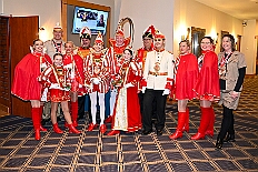 01 Das Wecken 2026- 02-14 17  Unser Tag - ein schöner Tag - Es war 8 Uhr in der Früh als wir am Samstagmorgen, 14. Februar, als wir mit Musik am WYNDHAM Hotel Duisburger Hof geweckt wurden. Danach ging es dann nach Hamborn wo „unser“ Kinderkarnevalszug pünktlich um 11:11 Uhr startete. Zu Mittagszeit gab es dann anschließend eine Empfang für uns und die Teneriffa Delegation. : DVPJ, Toni I, Kinderprinz Juls I., Juls I., Prinzessin, Aileen I., Prinzessin Aileen I., HDK, Duisburg, Karneval, Helau, Tollität, Event, Session 2025, Session 2026, Hauptausschuss, Gemeinschaft, Hauptausschuss Karneval Duisburg, Duisburg ist echt