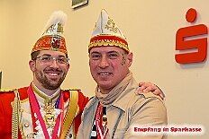 03 Der Empfang 2026- 02-14 01  Unser Tag - ein schöner Tag - Es war 8 Uhr in der Früh als wir am Samstagmorgen, 14. Februar, als wir mit Musik am WYNDHAM Hotel Duisburger Hof geweckt wurden. Danach ging es dann nach Hamborn wo „unser“ Kinderkarnevalszug pünktlich um 11:11 Uhr startete. Zu Mittagszeit gab es dann anschließend eine Empfang für uns und die Teneriffa Delegation. : DVPJ, Toni I, Kinderprinz Juls I., Juls I., Prinzessin, Aileen I., Prinzessin Aileen I., HDK, Duisburg, Karneval, Helau, Tollität, Event, Session 2025, Session 2026, Hauptausschuss, Gemeinschaft, Hauptausschuss Karneval Duisburg, Duisburg ist echt