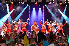 04 Heerlager 2026- 02-16 41  KG Rot-Gold Laar im Ewaldi-Haus - Die KG Rot-Gold Laar hatte am 6. Mai zum Frühlingsfest eingeladen. Wir als designierte Kinderprinzencrew 2027 sind gern der Einladung gefolgt. Nach Leckereien vom Grill, sowie Kaffee und Kuchen startete  ab ca. 19 Uhr die Frühlingsparty. : DVPJ, Toni I, Kinderprinz Juls I., Juls I., Prinzessin, Aileen I., Prinzessin Aileen I., HDK, Duisburg, Karneval, Helau, Tollität, Event, Session 2025, Session 2026, Hauptausschuss, Gemeinschaft, Hauptausschuss Karneval Duisburg, Duisburg ist echt