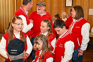 Fruehl Fest RW Rheinh 2026- 05-14 09  Frühlingsfest ohne Schaukelfotos  -Wie in jedem Jahr auf auf Christi Himmelfahrt, oder auch dem „Vatertag“, hatte die KG Rot-Weiß Rheinhausen zum ihrem Frühlingsfest geladen. All die Jahre gab es dort von den Crews die sogenannten „Schaukelfotos“. In diesem Jahr fielen diese  aber der Witterung zum Opfer. Das Fest fand in der Erlöserkirche statt und nicht in dessen Garten. : DVPJ, Oliver I, Kinderprinz Niklas I., Niklas I., Prinzessin, Greta I., Prinzessin Greta I., HDK, Duisburg, Karneval, Helau, Tollität, Event, Session 2026, Session 2027, Hauptausschuss, Gemeinschaft, Hauptausschuss Karneval Duisburg, Duisburg ist echt