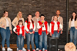Fruehl Fest RW Rheinh 2026- 05-14 14  Frühlingsfest ohne Schaukelfotos  -Wie in jedem Jahr auf auf Christi Himmelfahrt, oder auch dem „Vatertag“, hatte die KG Rot-Weiß Rheinhausen zum ihrem Frühlingsfest geladen. All die Jahre gab es dort von den Crews die sogenannten „Schaukelfotos“. In diesem Jahr fielen diese  aber der Witterung zum Opfer. Das Fest fand in der Erlöserkirche statt und nicht in dessen Garten. : DVPJ, Oliver I, Kinderprinz Niklas I., Niklas I., Prinzessin, Greta I., Prinzessin Greta I., HDK, Duisburg, Karneval, Helau, Tollität, Event, Session 2026, Session 2027, Hauptausschuss, Gemeinschaft, Hauptausschuss Karneval Duisburg, Duisburg ist echt