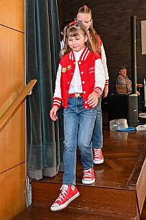 Fruehl Fest RW Rheinh 2026- 05-14 19  Frühlingsfest ohne Schaukelfotos  -Wie in jedem Jahr auf auf Christi Himmelfahrt, oder auch dem „Vatertag“, hatte die KG Rot-Weiß Rheinhausen zum ihrem Frühlingsfest geladen. All die Jahre gab es dort von den Crews die sogenannten „Schaukelfotos“. In diesem Jahr fielen diese  aber der Witterung zum Opfer. Das Fest fand in der Erlöserkirche statt und nicht in dessen Garten. : DVPJ, Oliver I, Kinderprinz Niklas I., Niklas I., Prinzessin, Greta I., Prinzessin Greta I., HDK, Duisburg, Karneval, Helau, Tollität, Event, Session 2026, Session 2027, Hauptausschuss, Gemeinschaft, Hauptausschuss Karneval Duisburg, Duisburg ist echt