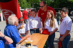 01 Sommerf GrafschFunken 2026- 06-13  08  Sommerfeste zum Ersten - Wir fuhren zum ersten Sommerfest auf die andre Rheinseite nach Moers. Der Besuch bei den Grafschafter Funken gehört schon zur Tradition. Danach erwartete uns ein großartiger Empfang beim Heimspiel auf dem Sommerfest unserer Stadtgarde. : DVPJ, Oliver I, Kinderprinz Niklas I., Niklas I., Prinzessin, Greta I., Prinzessin Greta I., HDK, Duisburg, Karneval, Helau, Tollität, Event, Session 2026, Session 2027, Hauptausschuss, Gemeinschaft, Hauptausschuss Karneval Duisburg, Duisburg ist echt