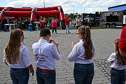 01 Sommerf GrafschFunken 2026- 06-13  11  Sommerfeste zum Ersten - Wir fuhren zum ersten Sommerfest auf die andre Rheinseite nach Moers. Der Besuch bei den Grafschafter Funken gehört schon zur Tradition. Danach erwartete uns ein großartiger Empfang beim Heimspiel auf dem Sommerfest unserer Stadtgarde. : DVPJ, Oliver I, Kinderprinz Niklas I., Niklas I., Prinzessin, Greta I., Prinzessin Greta I., HDK, Duisburg, Karneval, Helau, Tollität, Event, Session 2026, Session 2027, Hauptausschuss, Gemeinschaft, Hauptausschuss Karneval Duisburg, Duisburg ist echt