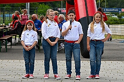 01 Sommerf GrafschFunken 2026- 06-13  17  Sommerfeste zum Ersten - Wir fuhren zum ersten Sommerfest auf die andre Rheinseite nach Moers. Der Besuch bei den Grafschafter Funken gehört schon zur Tradition. Danach erwartete uns ein großartiger Empfang beim Heimspiel auf dem Sommerfest unserer Stadtgarde. : DVPJ, Oliver I, Kinderprinz Niklas I., Niklas I., Prinzessin, Greta I., Prinzessin Greta I., HDK, Duisburg, Karneval, Helau, Tollität, Event, Session 2026, Session 2027, Hauptausschuss, Gemeinschaft, Hauptausschuss Karneval Duisburg, Duisburg ist echt