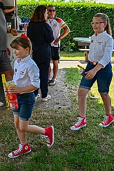 01 Sommerf RW HambMarxl 2026- 06-20 10  Sommerfeste bei 30° C im Schatten - 20. Juni, an diesem heißen Samstag starteten wir auf dem Sommerfest der 1. Gr. KG Rot-Weiß Hamborn-Marxloh. Vom Norden führte uns dann der Weg in den Westen, das Sommerfest der Narrenzunft in Homberg war das Ziel. Die letzte Station war dann die „Sommerschnauze“, das Sommerfest vom Tierschutzzentrum Duisburg e.V. : DVPJ, Oliver I, Kinderprinz Niklas I., Niklas I., Prinzessin, Greta I., Prinzessin Greta I., HDK, Duisburg, Karneval, Helau, Tollität, Event, Session 2026, Session 2027, Hauptausschuss, Gemeinschaft, Hauptausschuss Karneval Duisburg, Duisburg ist echt